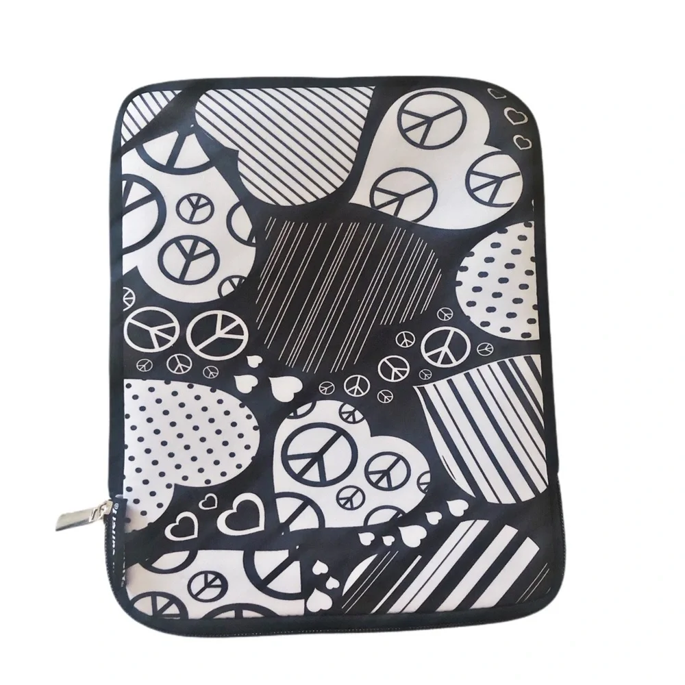IPad Small Case Black/White Peace Sign Design